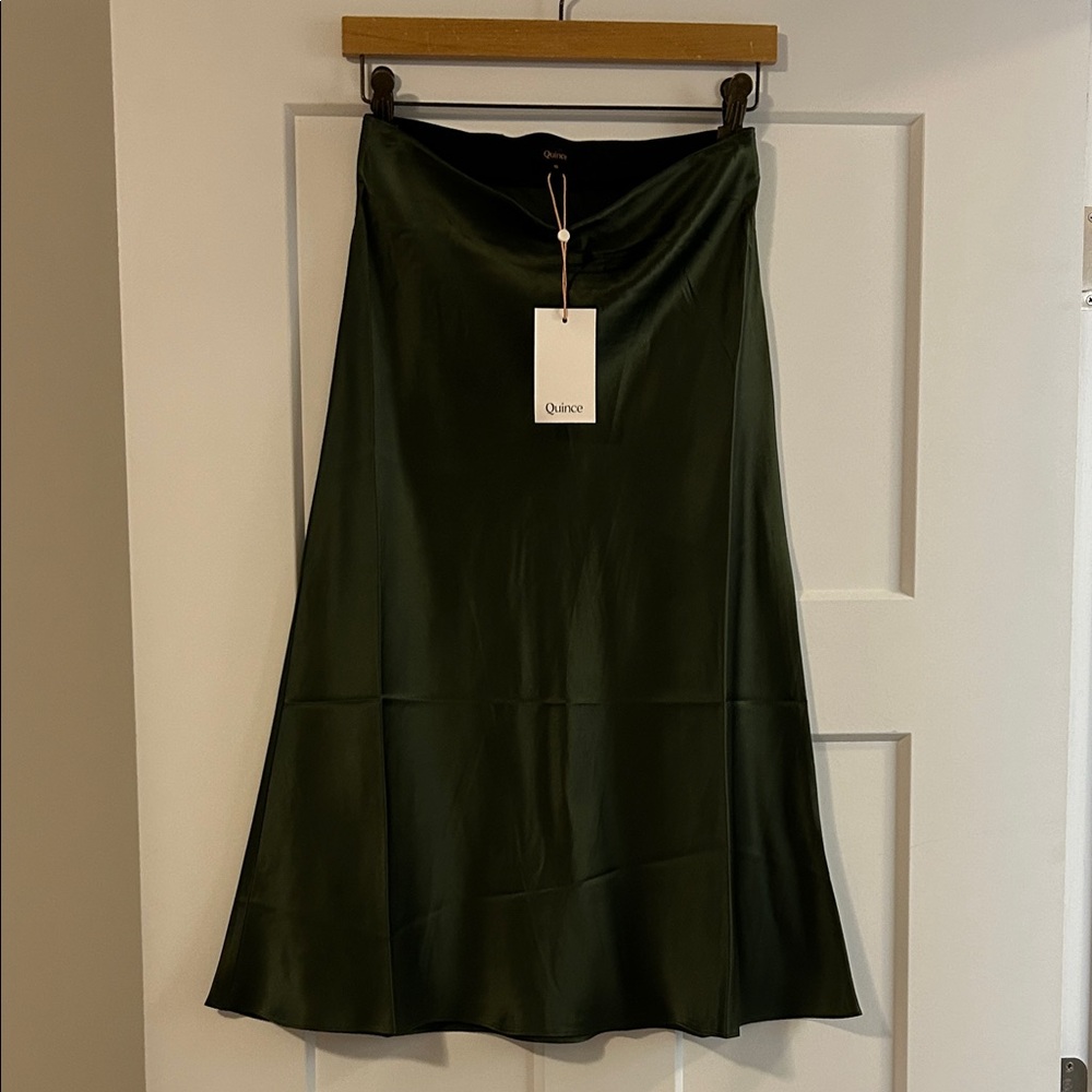 NWT Quince Dark Green Silk Pull on Midi Skirt